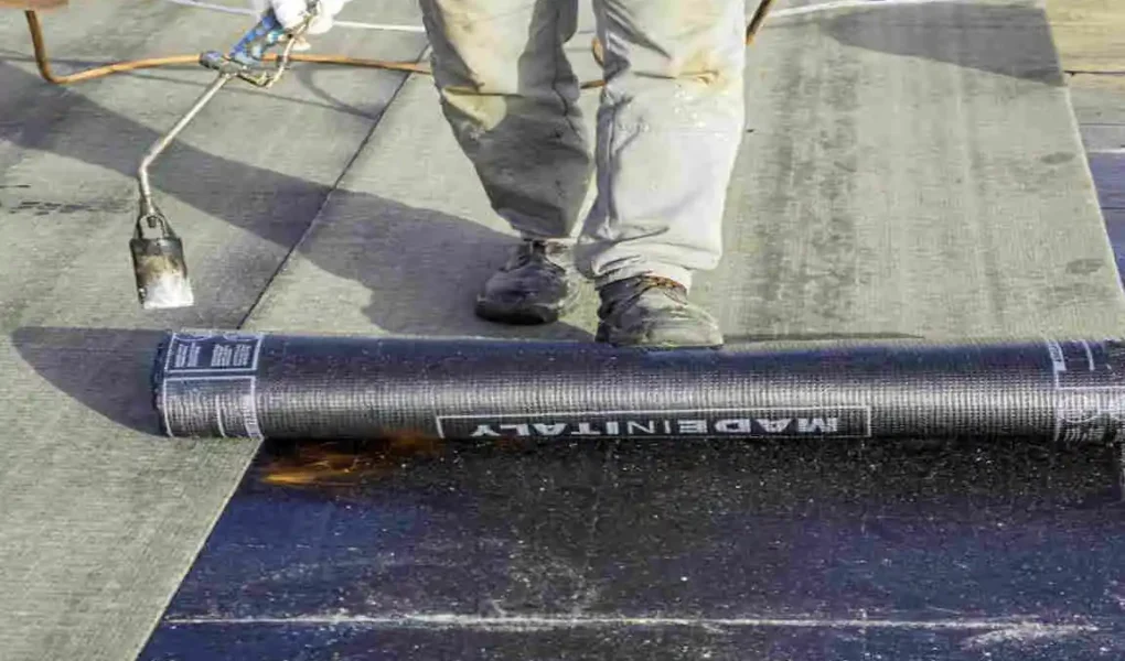 how much does a roll of rolled roofing cost